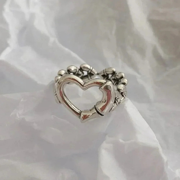 Minimalist 925 Sterling Silver Heart Ring - Picture 6 of 11